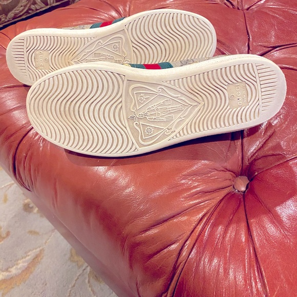 Beige/Ebony GG supreme canvas with gold bee print . Green and red web detail. - Picture 7 of 7